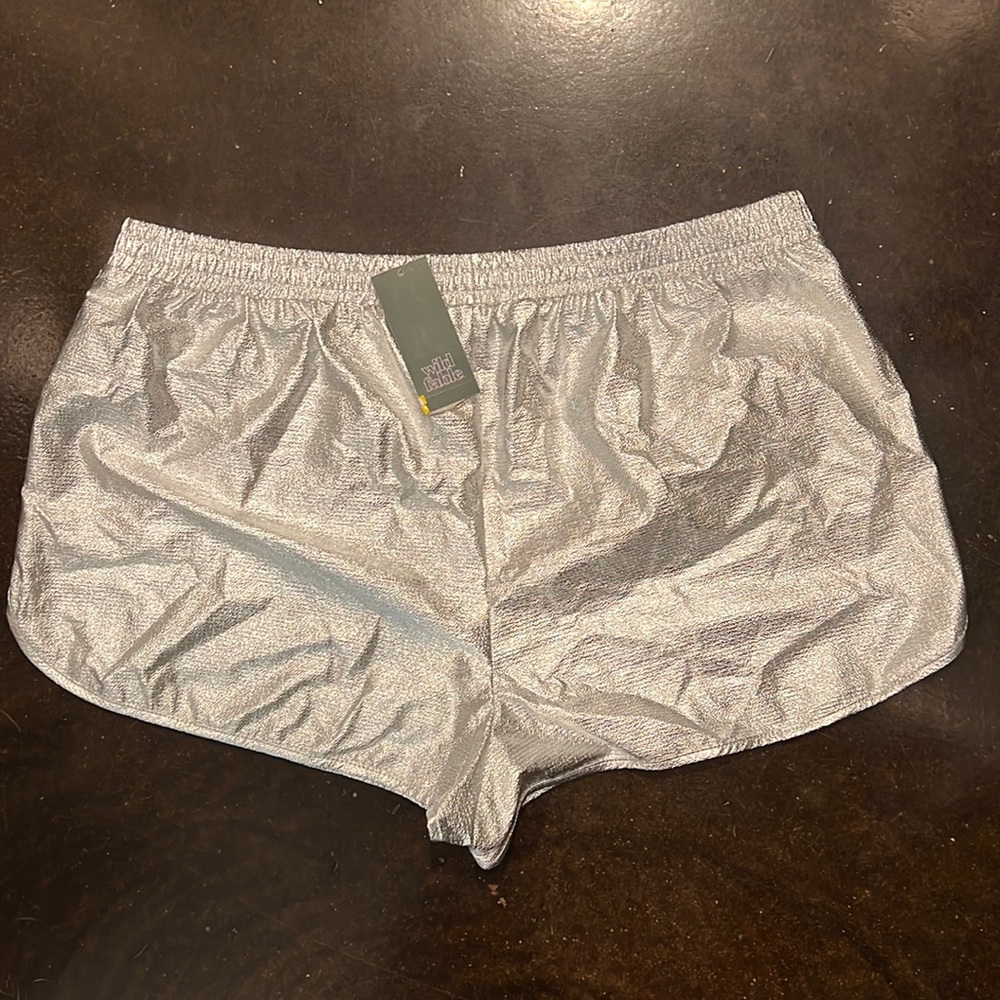 Silver shorts XXL
